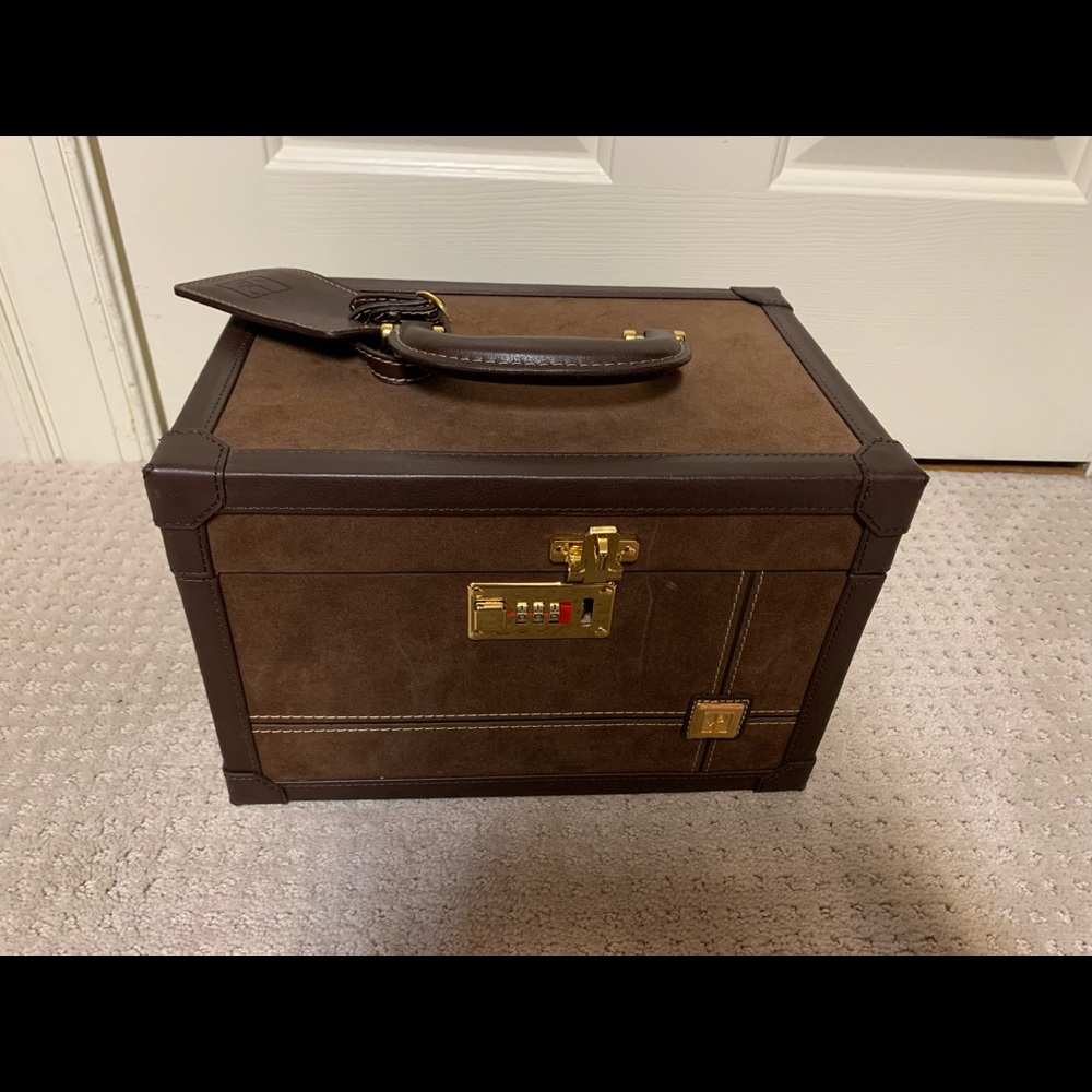 Diane von Furstenberg train case